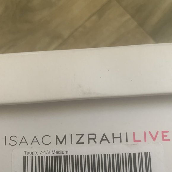 NWT ISAAC MIZRAHI LEATHER TAUPE SKYLER SANDALS 7.5 - Picture 7 of 7